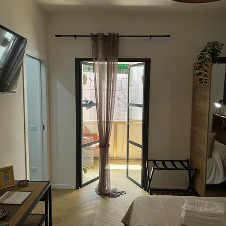 Gennarino Apartments - Panorama Suite With Balcony And Urban Loft Napoli Bagian luar foto