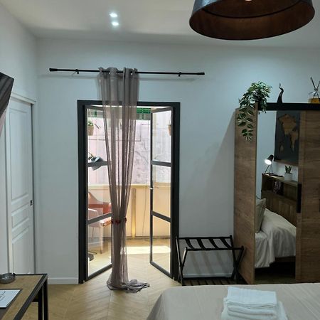 Gennarino Apartments - Panorama Suite With Balcony And Urban Loft Napoli Bagian luar foto