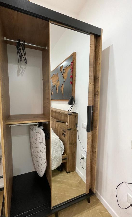 Gennarino Apartments - Panorama Suite With Balcony And Urban Loft Napoli Bagian luar foto