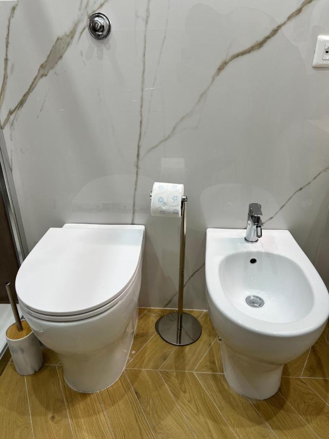 Gennarino Apartments - Panorama Suite With Balcony And Urban Loft Napoli Bagian luar foto
