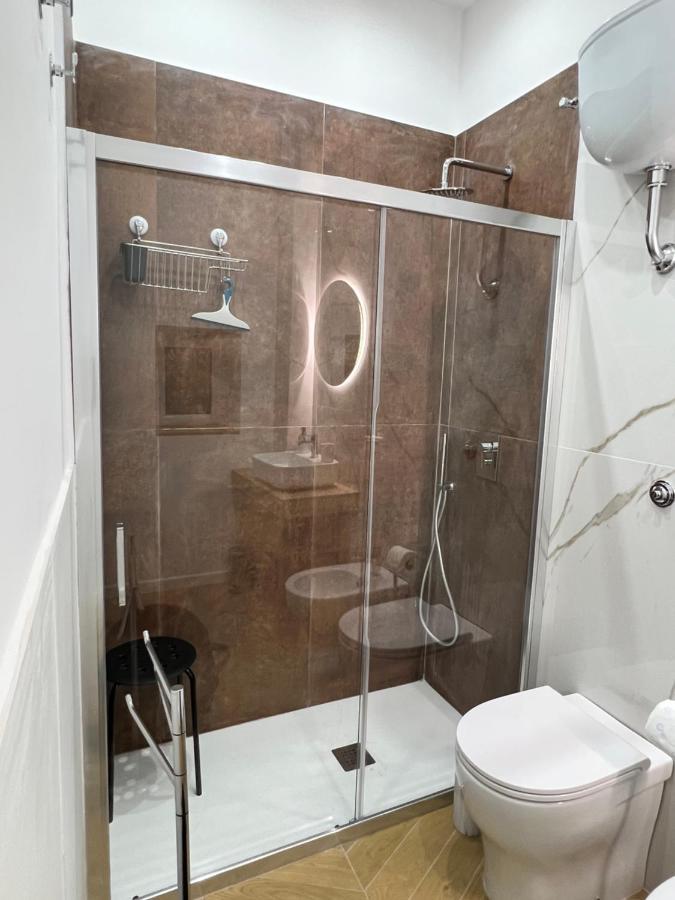 Gennarino Apartments - Panorama Suite With Balcony And Urban Loft Napoli Bagian luar foto