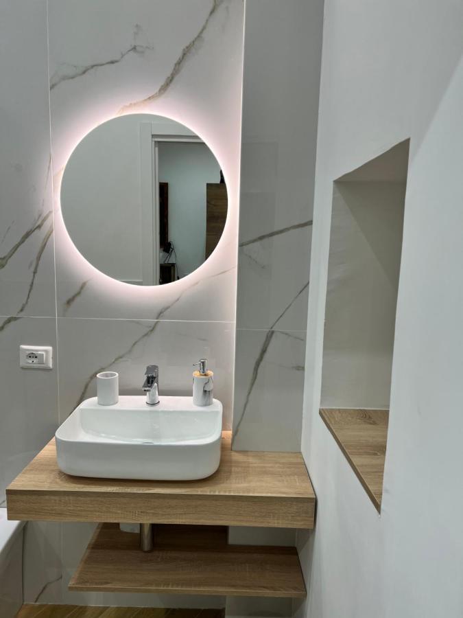 Gennarino Apartments - Panorama Suite With Balcony And Urban Loft Napoli Bagian luar foto