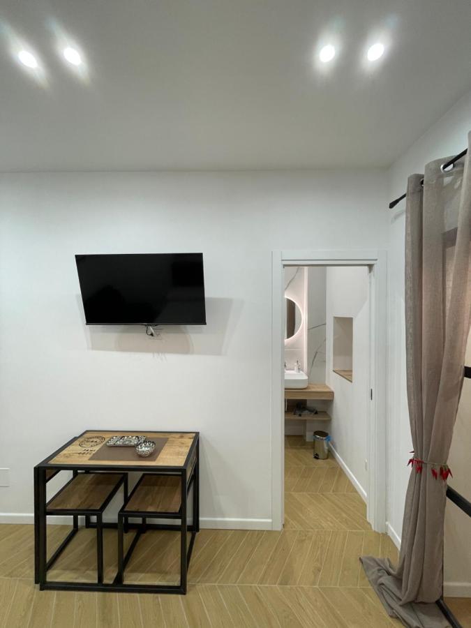 Gennarino Apartments - Panorama Suite With Balcony And Urban Loft Napoli Bagian luar foto