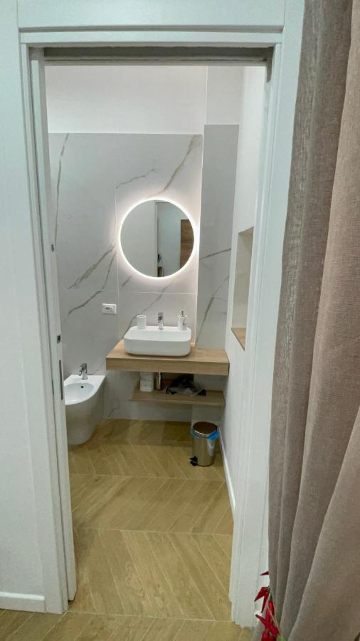 Gennarino Apartments - Panorama Suite With Balcony And Urban Loft Napoli Bagian luar foto