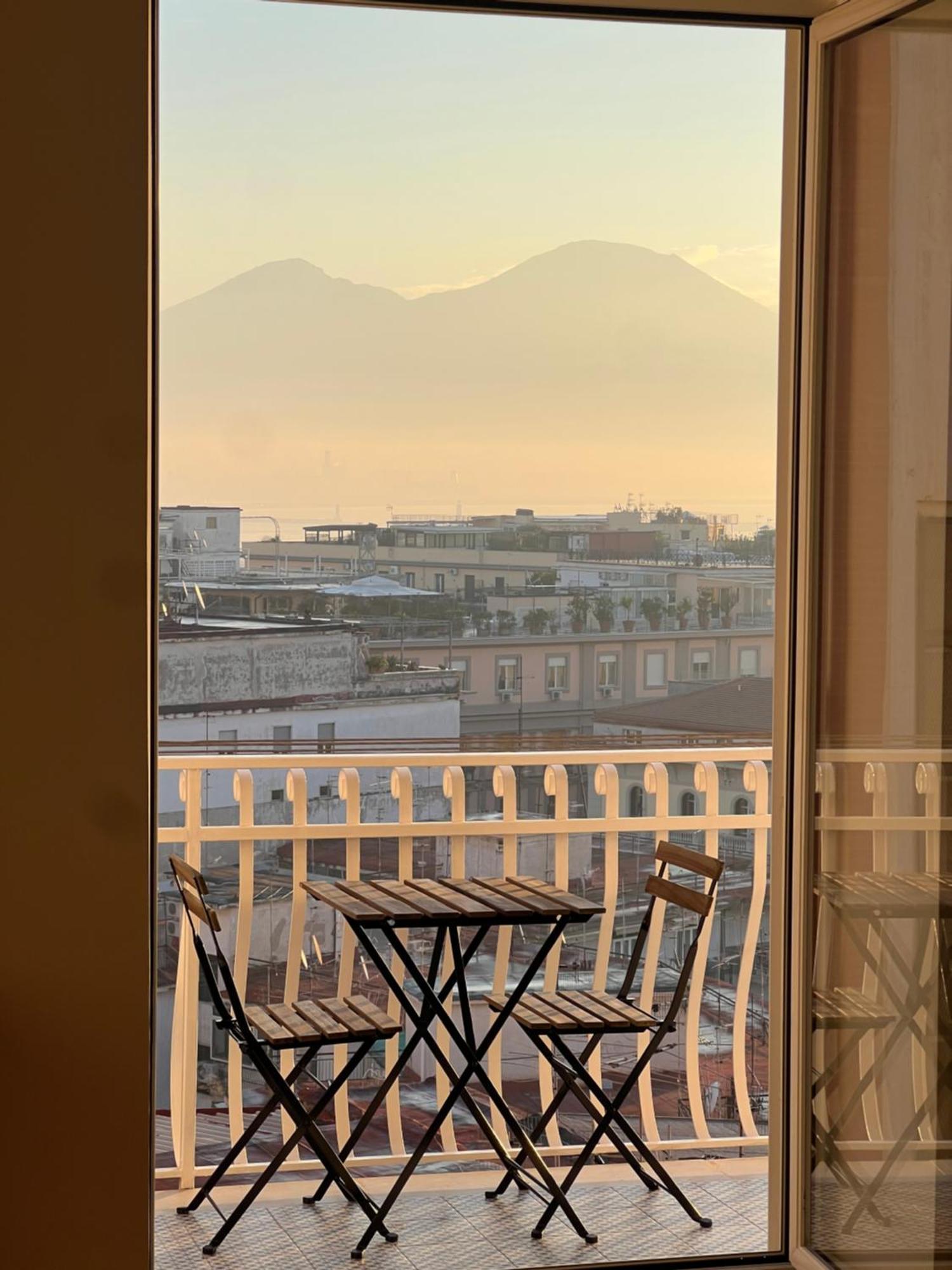 Gennarino Apartments - Panorama Suite With Balcony And Urban Loft Napoli Bagian luar foto