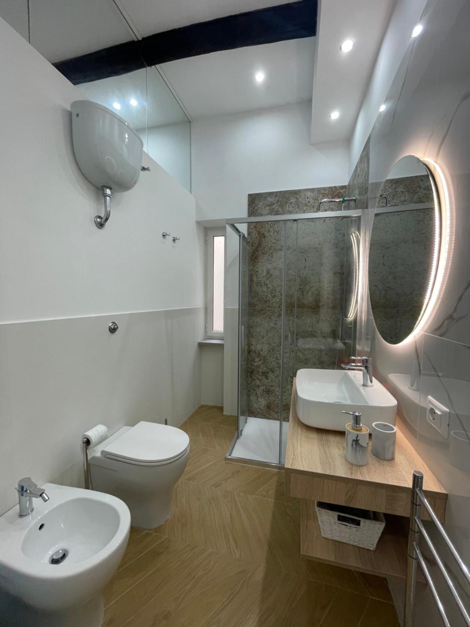 Gennarino Apartments - Panorama Suite With Balcony And Urban Loft Napoli Bagian luar foto