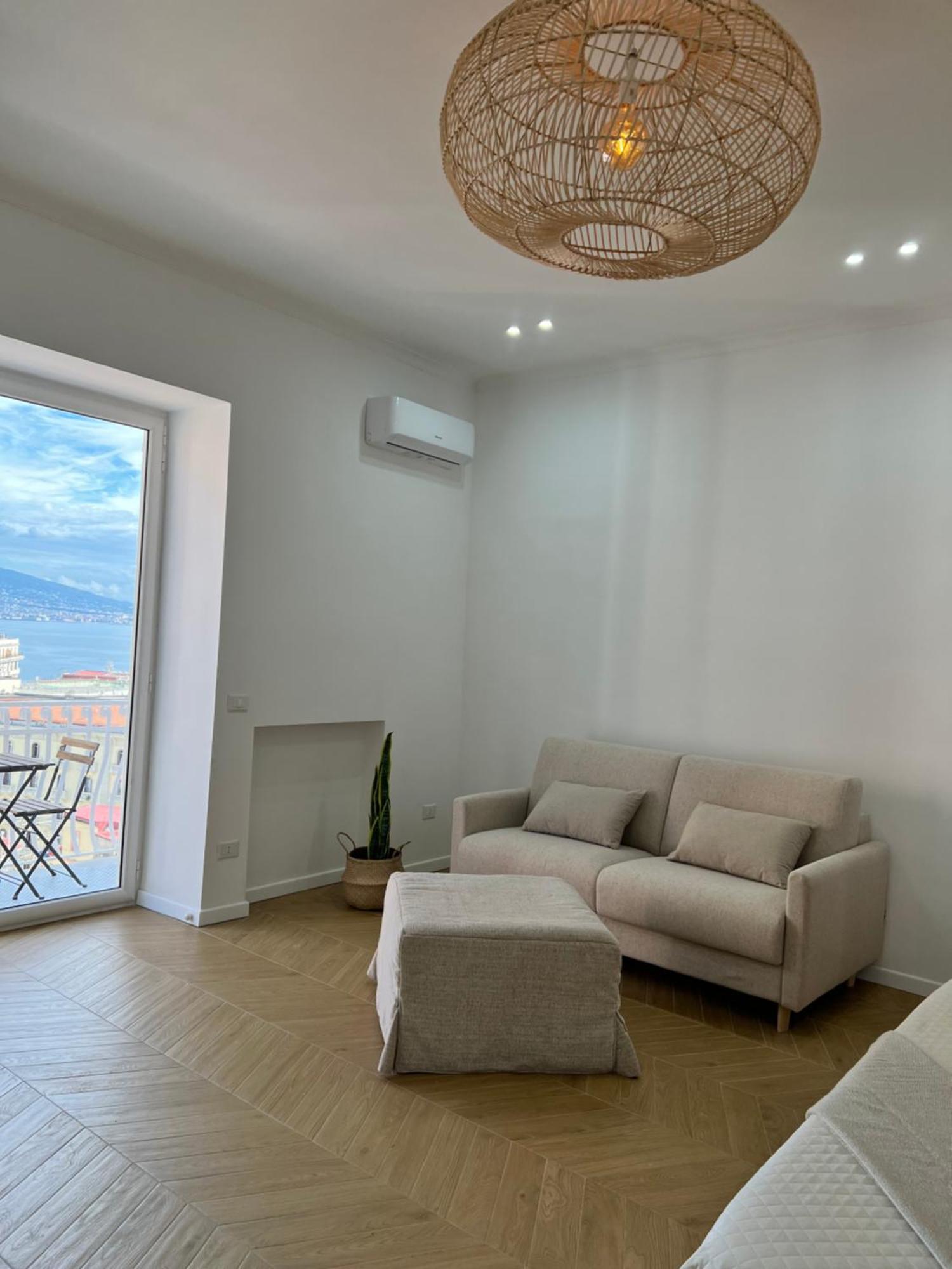 Gennarino Apartments - Panorama Suite With Balcony And Urban Loft Napoli Bagian luar foto