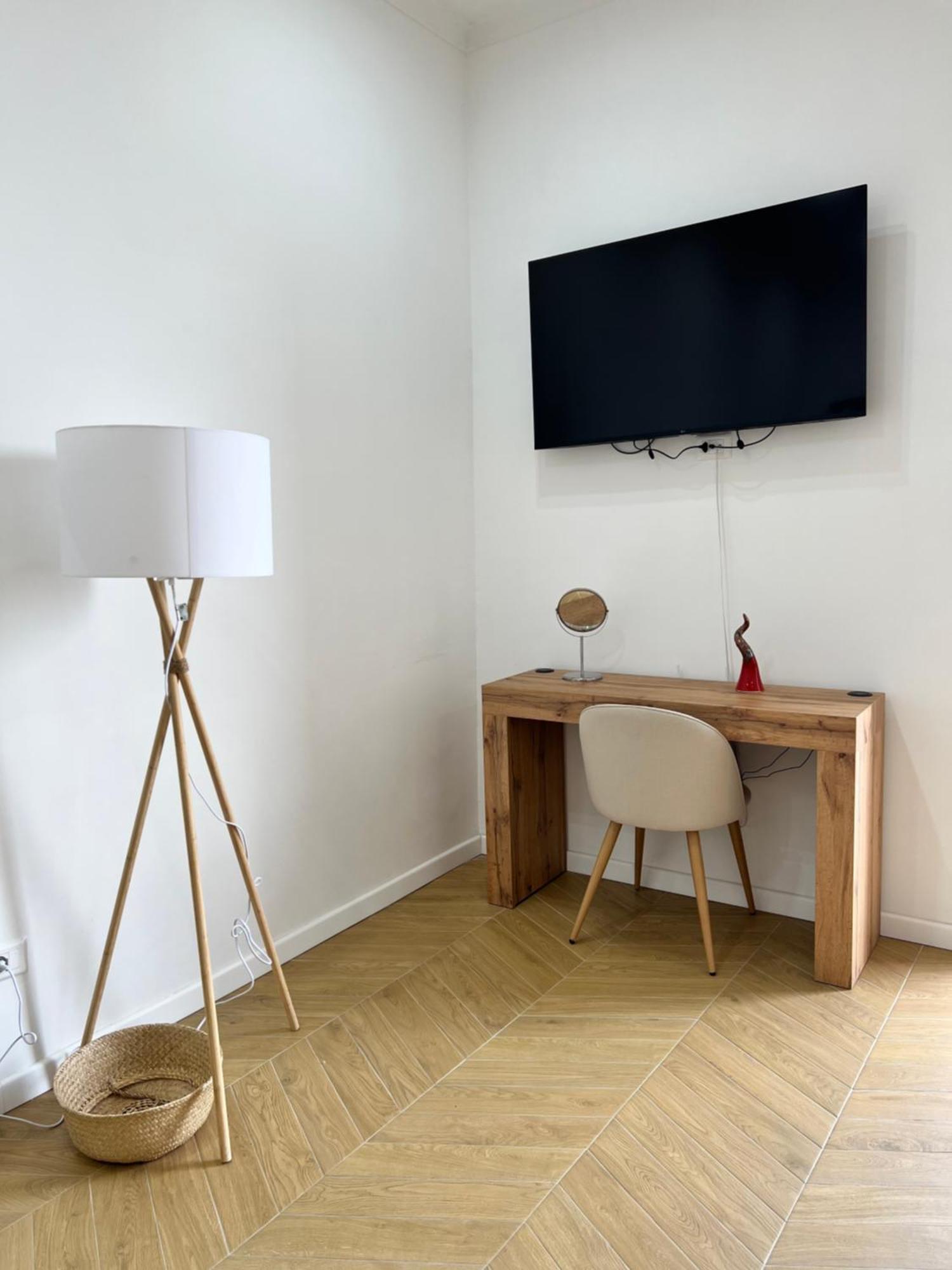 Gennarino Apartments - Panorama Suite With Balcony And Urban Loft Napoli Bagian luar foto