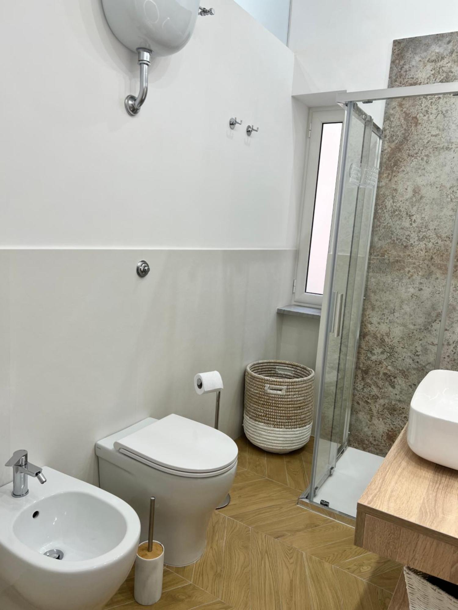 Gennarino Apartments - Panorama Suite With Balcony And Urban Loft Napoli Bagian luar foto