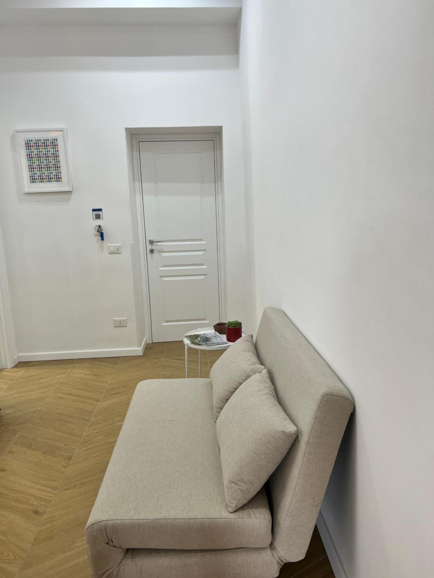 Gennarino Apartments - Panorama Suite With Balcony And Urban Loft Napoli Bagian luar foto