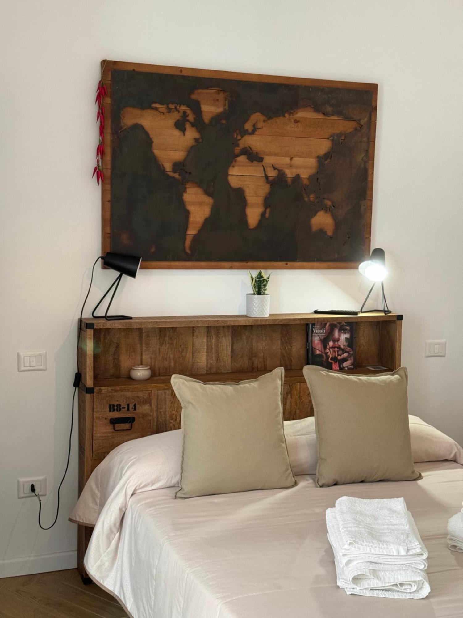 Gennarino Apartments - Panorama Suite With Balcony And Urban Loft Napoli Bagian luar foto