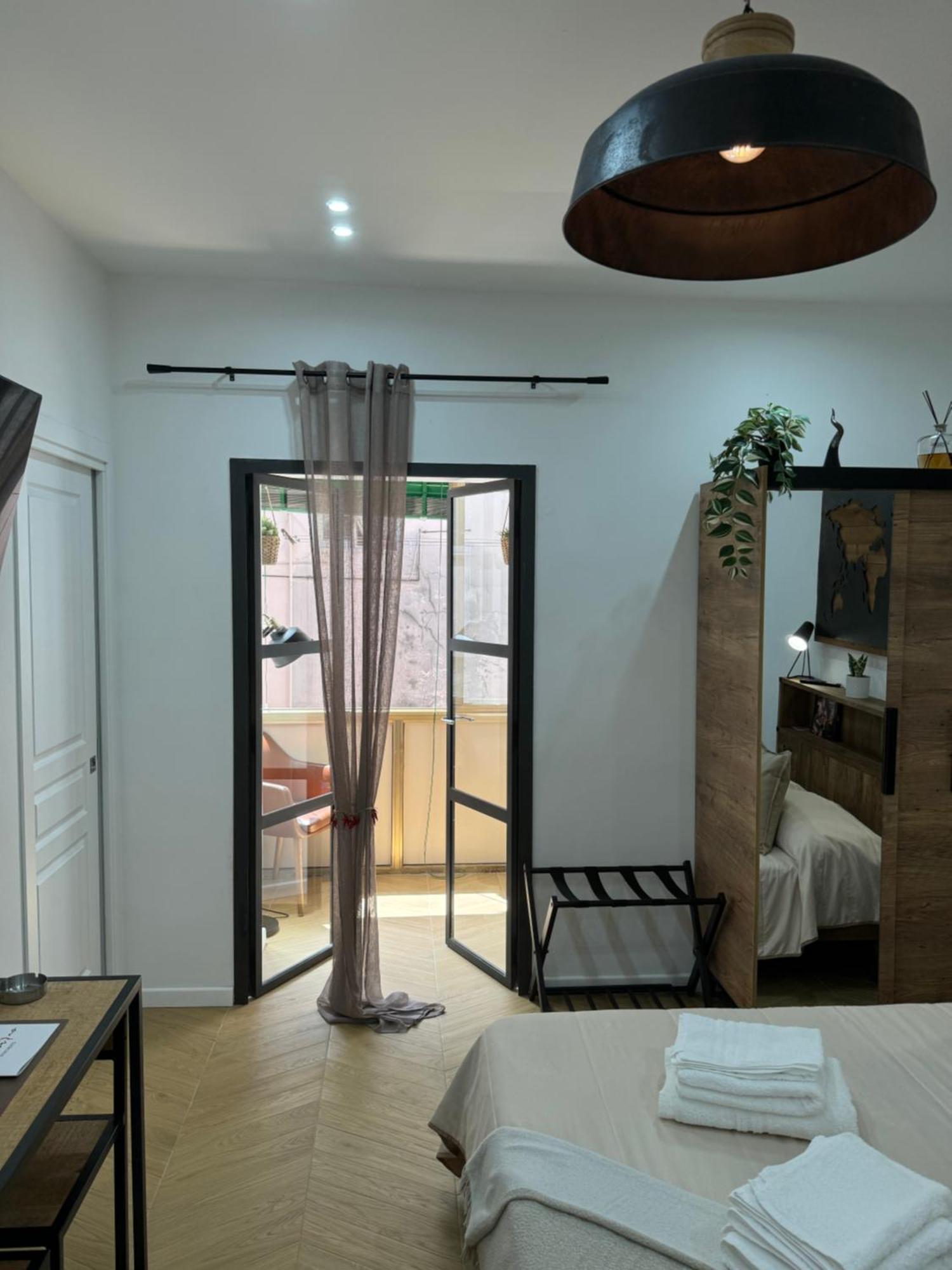 Gennarino Apartments - Panorama Suite With Balcony And Urban Loft Napoli Bagian luar foto