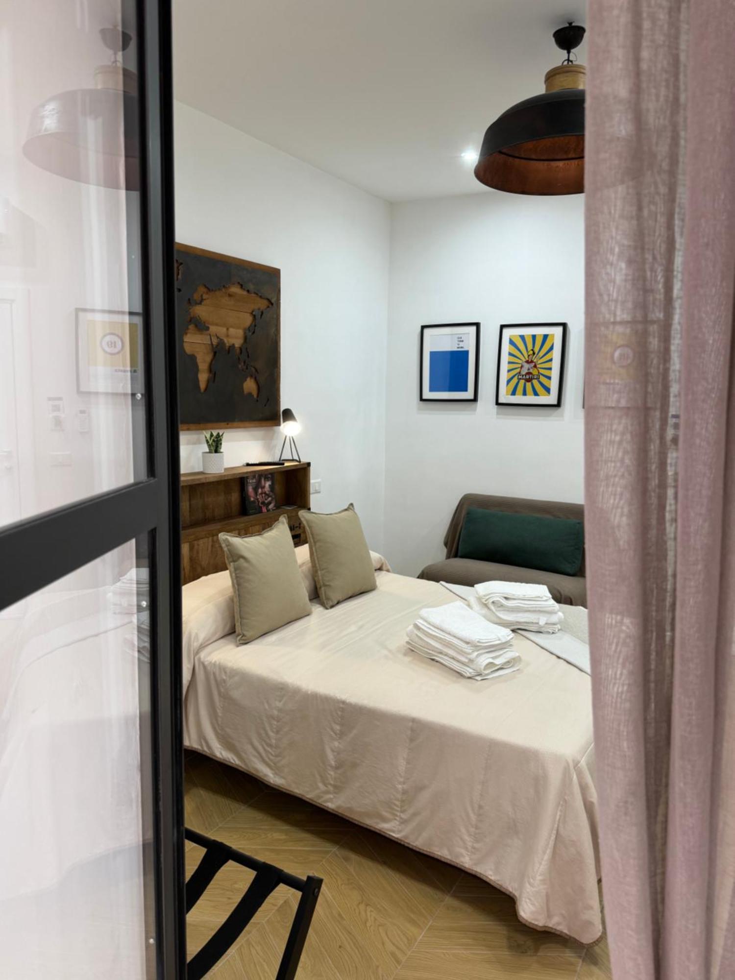 Gennarino Apartments - Panorama Suite With Balcony And Urban Loft Napoli Bagian luar foto